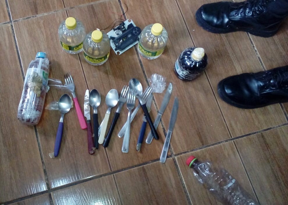 Material arremessado para dentro do Presídio Regional de Passo Fundo Crédito: Susepe/Impresa