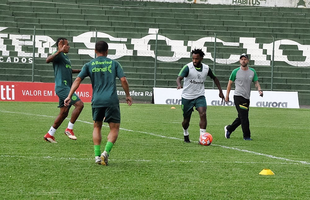 Treino da equipe do Ypiranga para o confronto desta noite com o Igrejinha | Foto: YFC/Imprensa