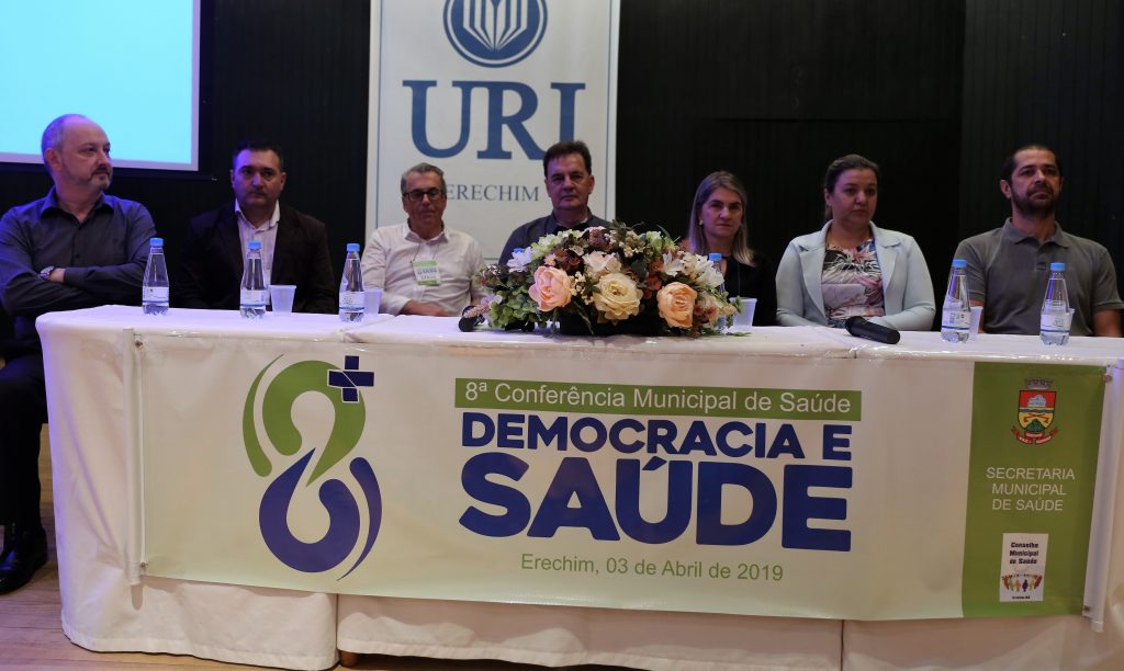 Mesa diretiva da 8ª Conferência Municipal de Saúde de Erechim | Foto: Prefeitura de Erechim/Secom