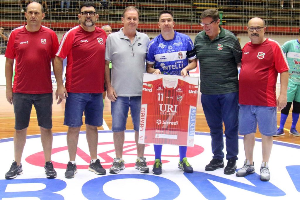 Direção do Atlântico prestou homenagem a Keké | Foto: Edson Castro