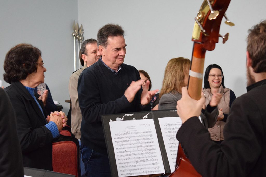 Prefeito de Erechim recebe convite musical da OCE | Foto: Prefeitura de Erechim/Ascom