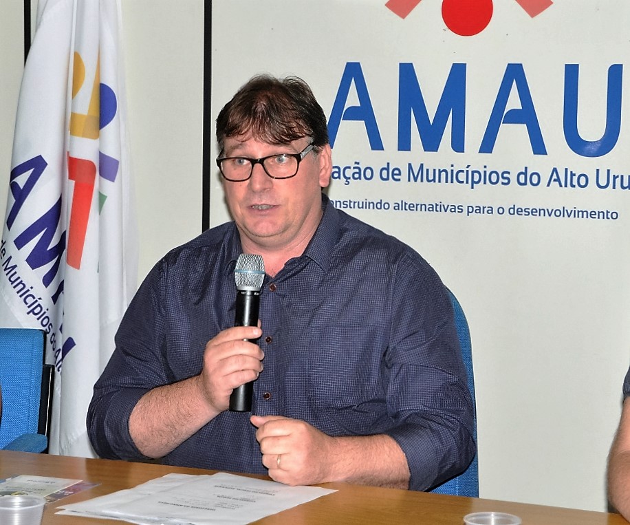 Novo presidente da AMAU, Juliano Zuanazzi, em seu primeiro pronunciamento no cargo | Crédito: AMAU/Imprensa