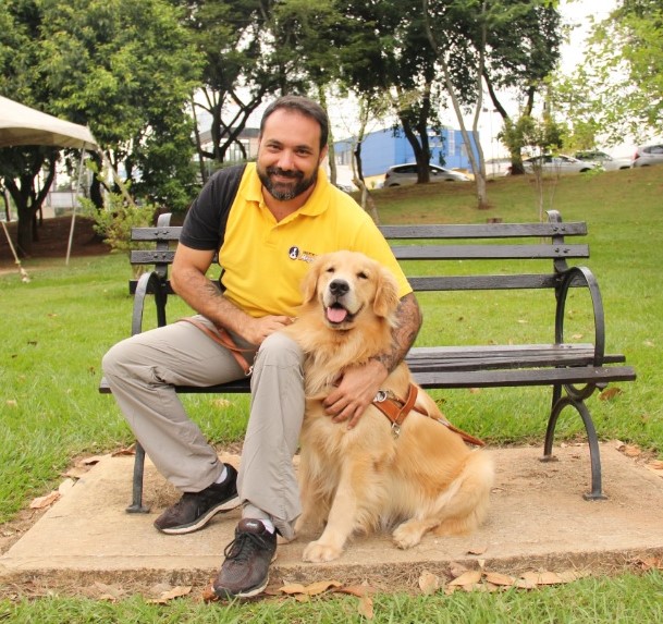 George Thomaz Harrison, instrutor de cão-guia | Foto: Instituto Magnus/Imprensa