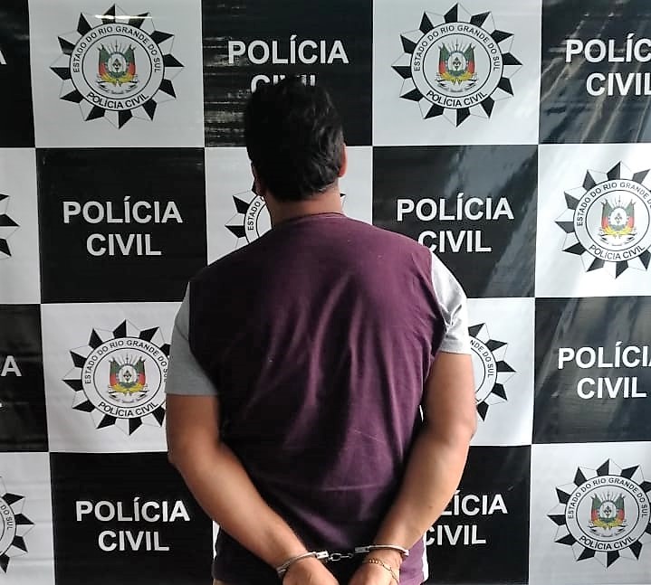 Homem é preso em Paim Filho ao ser surpreendido pela Polícia Civil preparando porções de cocaína pra venda | Foros: 11ª DPRI