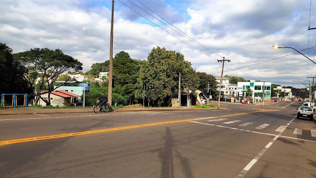 Avenida José Oscar Salazar, em frente ao IFRS, onde será instalada lombada | Foto: Prefeitura de Erechim/Secom