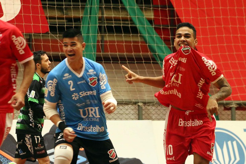 Atlântico Futsal vira nos últimos segundos e conquista a LNF pela primeira  vez, Rádio Studio 87.7 FM